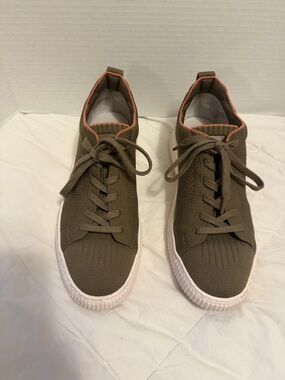 Sofft  Faro Olive Knit Lace-Up Sneakers sz 9